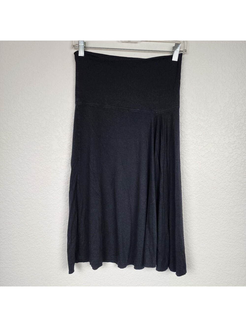 Max Studio Small Stretchy Black Midi Skirt